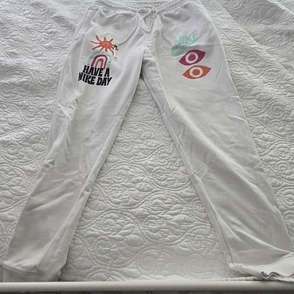 NIKE SWEAT SUIT - Picture 2 of 3